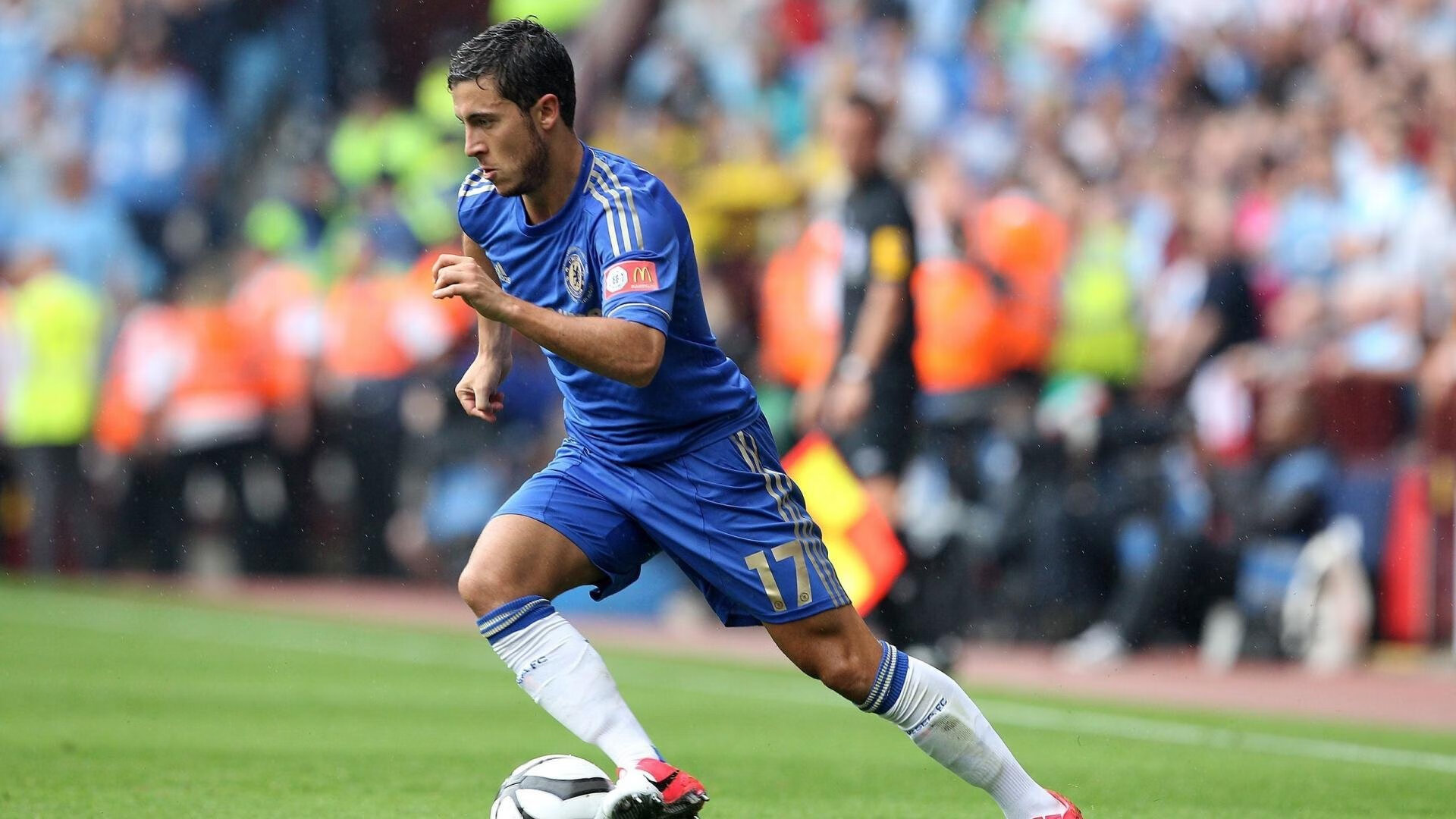 “2025世界运动会:高新体育中心健力赛场,选手挑战世界纪录”